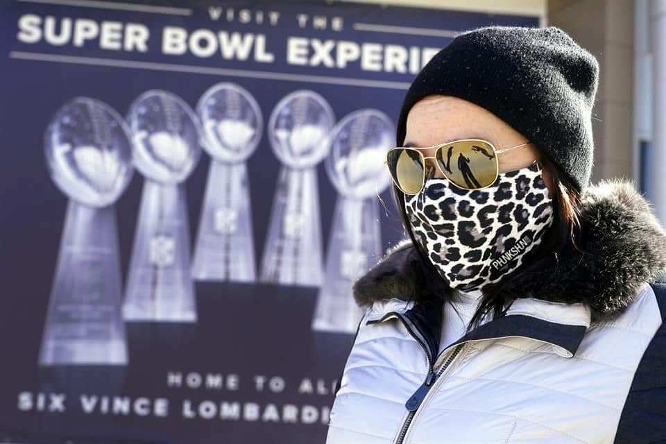 Alcaldesa de Tampa obliga al uso de mascarillas durante semana del Super Bowl