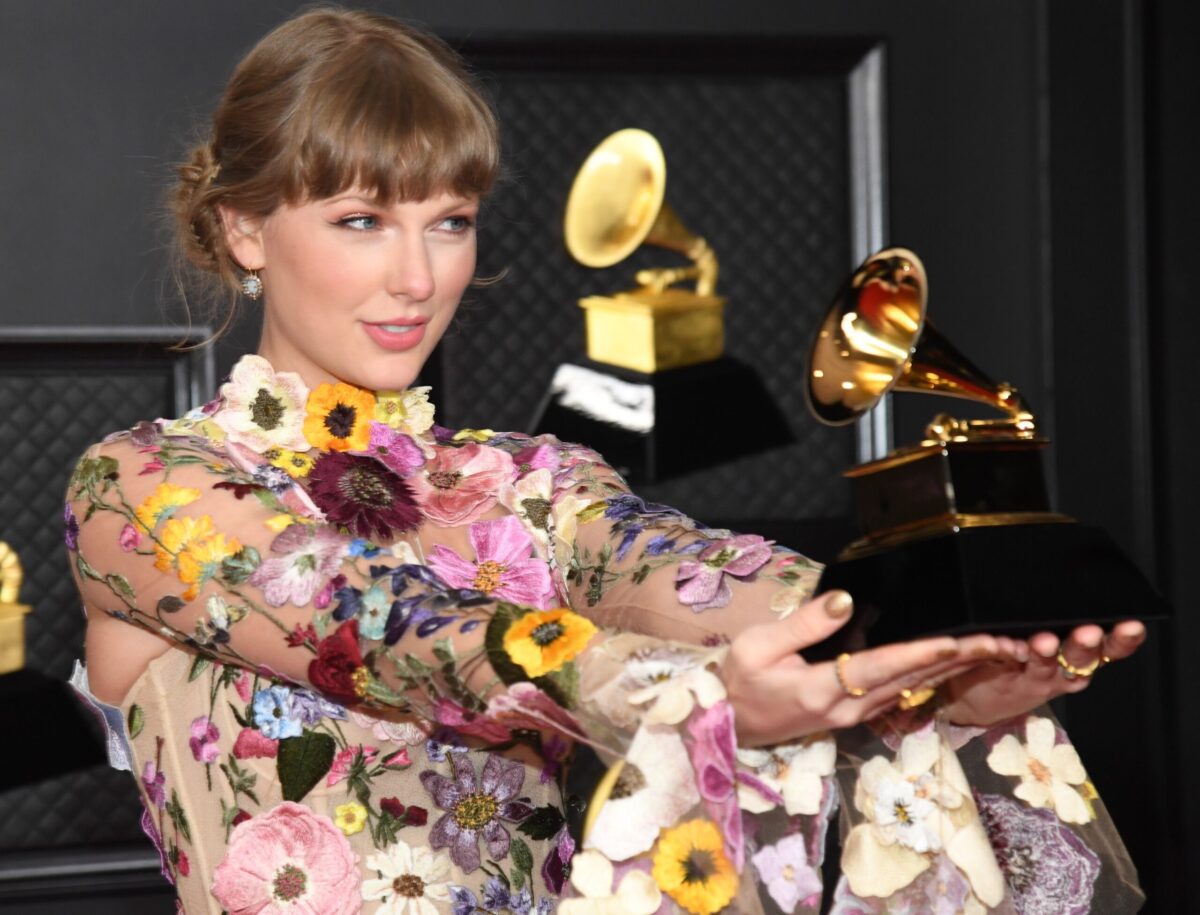 Taylor Swift: tercer álbum del año, un logro en manos de Frank Sinatra y Stevie Wonder